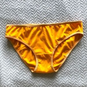 Eco friendly bright cotton bikini panties NWOT